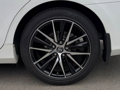 Used 2017 Toyota Camry LE image 13