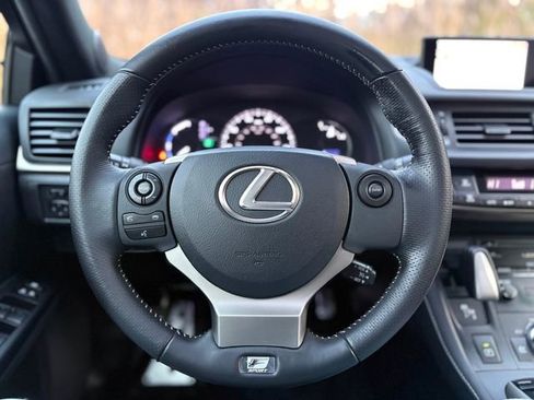 Used 2017 Lexus CT 200h image 24