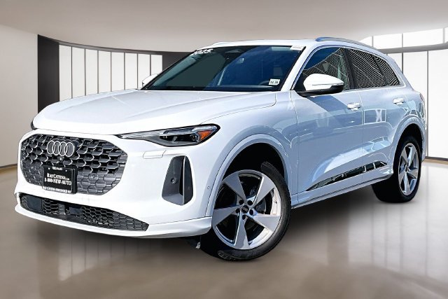 Used 2025 Audi Q5 Premium Plus w/ Premium Plus AWD/4WD image 3