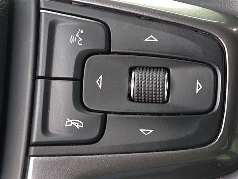 Used 2023 Chevrolet Silverado 1500 ZR2 w/ Technology Package image 30