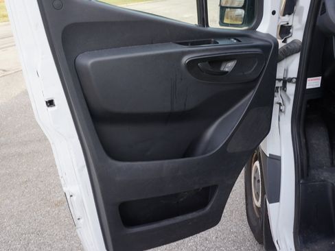 Used 2019 Freightliner Sprinter 170 image 24