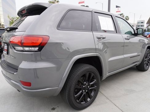 Used 2022 Jeep Grand Cherokee Laredo X image 7