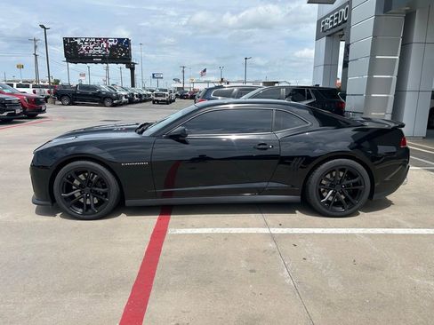 Used 2015 Chevrolet Camaro ZL1 RWD image 2