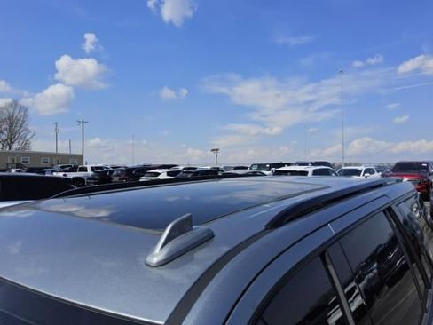 Used 2024 GMC Yukon AT4 w/ Technology Package AWD/4WD image 2