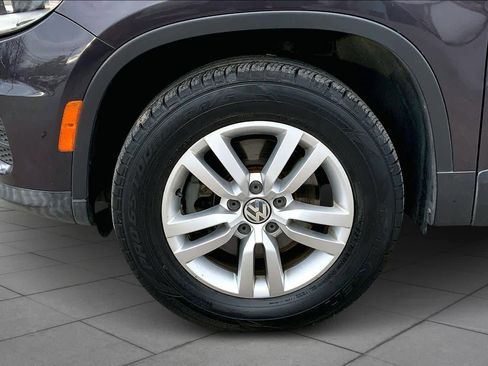 Used 2016 Volkswagen Tiguan S image 10