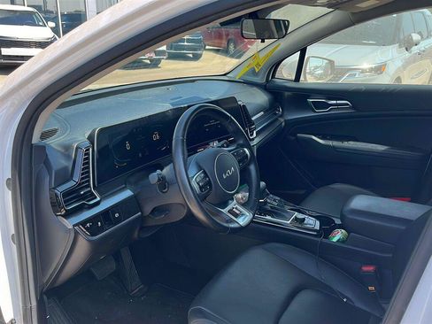 Used 2023 Kia Sportage EX FWD image 3