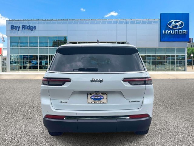 Used 2023 Jeep Grand Cherokee L Limited AWD/4WD image 8