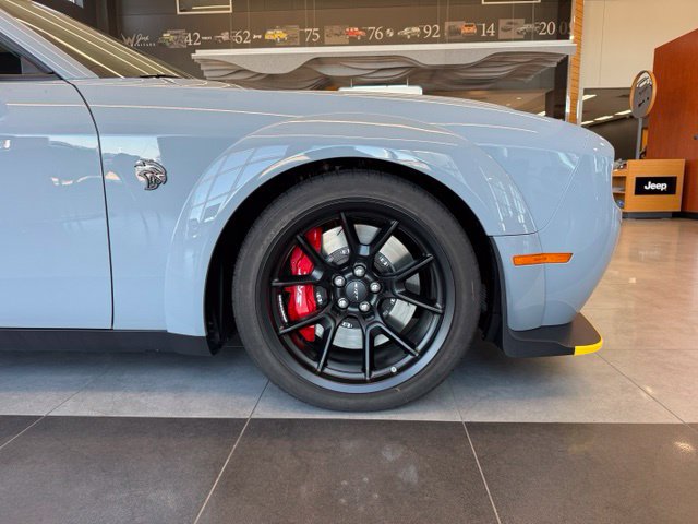 Used 2022 Dodge Challenger SRT Hellcat RWD image 4