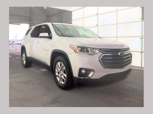 Used 2019 Chevrolet Traverse LT FWD image 1