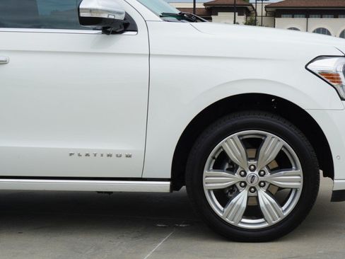 Used 2024 Ford Expedition Platinum AWD/4WD image 9