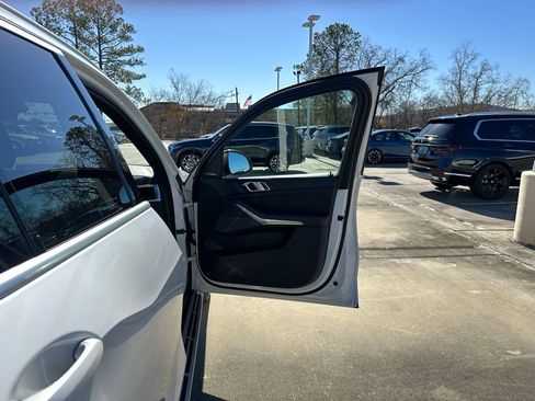 Used 2025 BMW X5 sDrive40i image 28