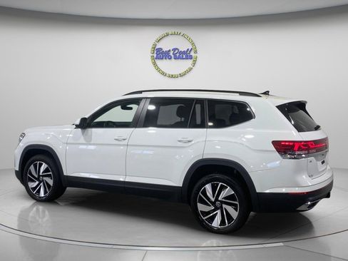 Used 2024 Volkswagen Atlas SE AWD/4WD image 3