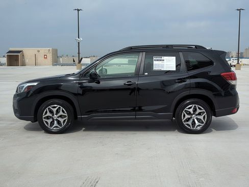 Used 2021 Subaru Forester Premium image 4