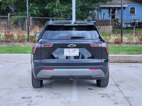 New 2027 Chevrolet Equinox LT w/ Convenience Package II FWD image 8