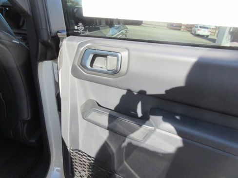 New 2025 Ford Bronco Badlands image 22