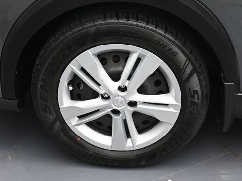 Used 2024 Nissan Kicks S FWD image 7