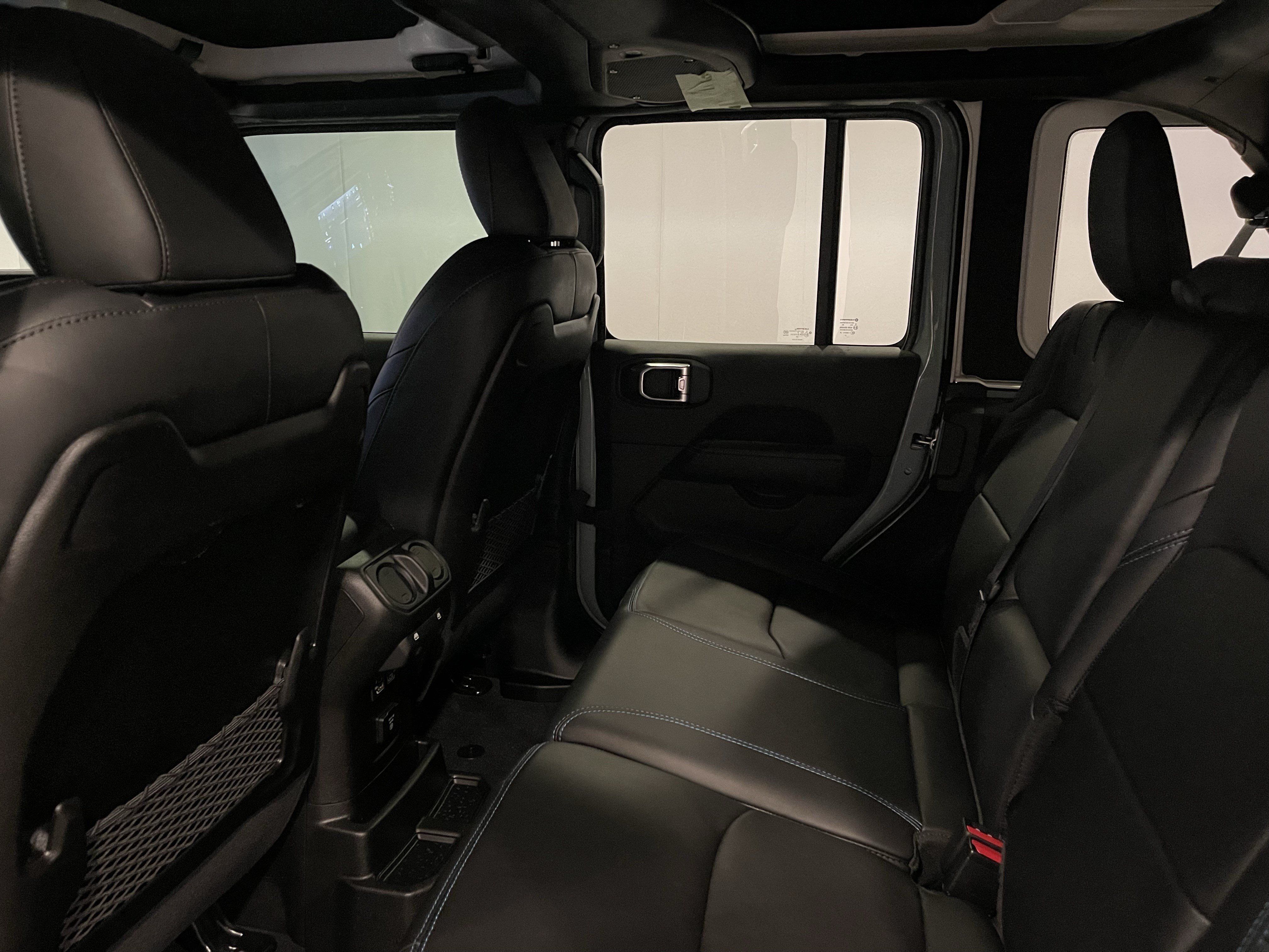 Used 2024 Jeep Wrangler Unlimited Rubicon 4xe AWD/4WD image 23
