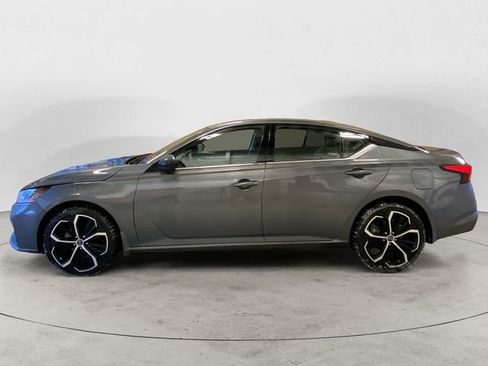 Certified 2025 Nissan Altima 2.5 SR w/ SR Premium Package image 2