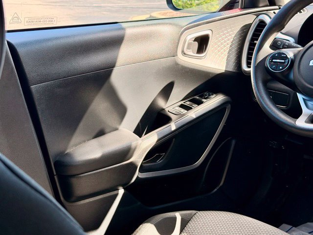 Used 2025 Kia Soul LX FWD image 20