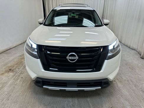 Certified 2024 Nissan Pathfinder Platinum image 8