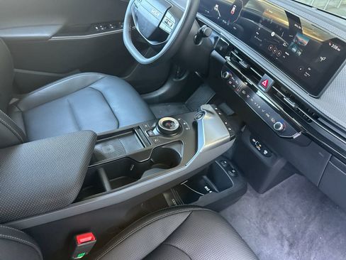 New 2025 Kia EV6 Wind image 16
