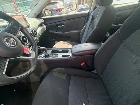 Used 2025 Nissan Sentra SV FWD image 4