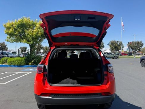 Used 2018 Jeep Compass Sport AWD/4WD image 18