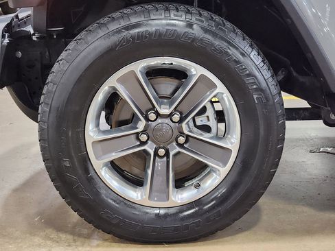 Used 2020 Jeep Wrangler Unlimited Sahara AWD/4WD image 26