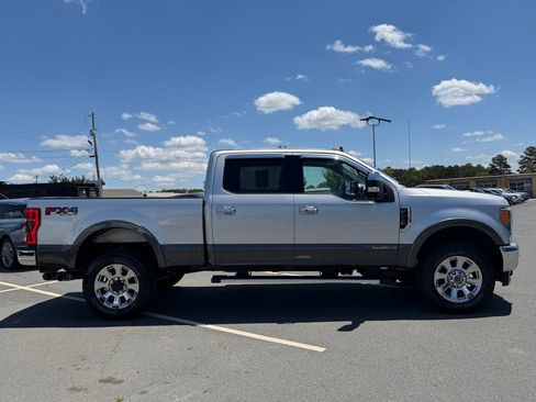 Used 2019 Ford F350 Lariat w/ Lariat Ultimate Package AWD/4WD image 2