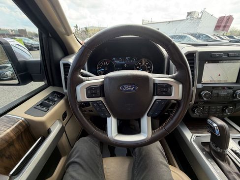 Used 2018 Ford F150 Lariat RWD image 12