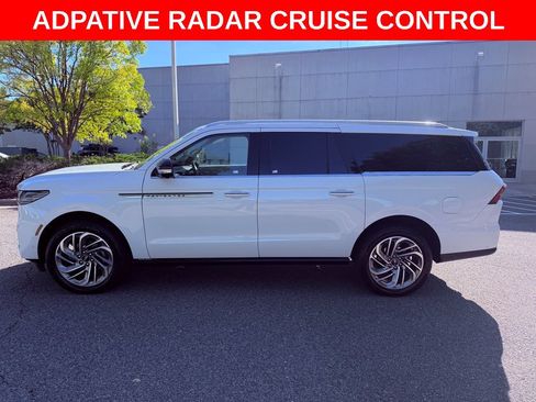 Used 2025 Lincoln Navigator L Reserve AWD/4WD image 4