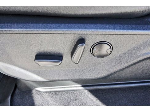 Used 2025 Ford F150 Lariat w/ Equipment Group 501A Mid image 27