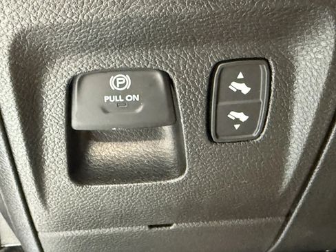 Used 2024 RAM 1500 Big Horn AWD/4WD image 38