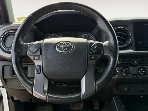 Used 2017 Toyota Tacoma TRD Off-Road w/ Tow Package image 16