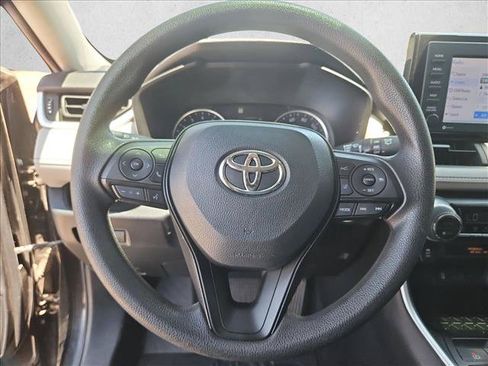 Used 2022 Toyota RAV4 XLE w/ Carpet Mat Package (TMS) FWD image 12