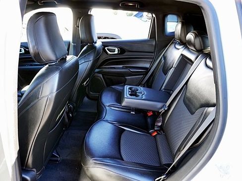 Used 2022 Jeep Compass Altitude image 16