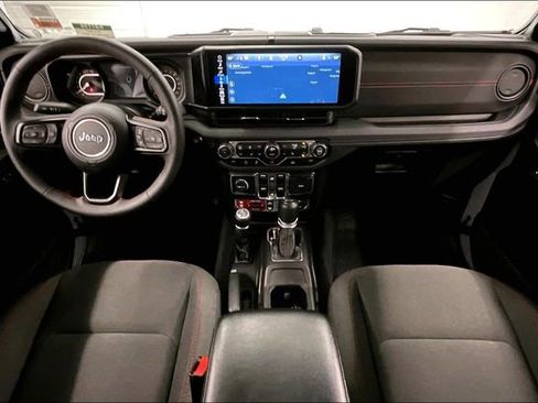 Used 2024 Jeep Wrangler Unlimited Rubicon w/ Technology Group AWD/4WD image 17