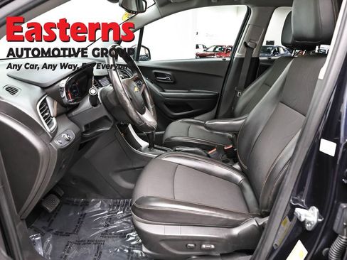 Used 2021 Chevrolet Trax LT w/ Driver Confidence Package image 14