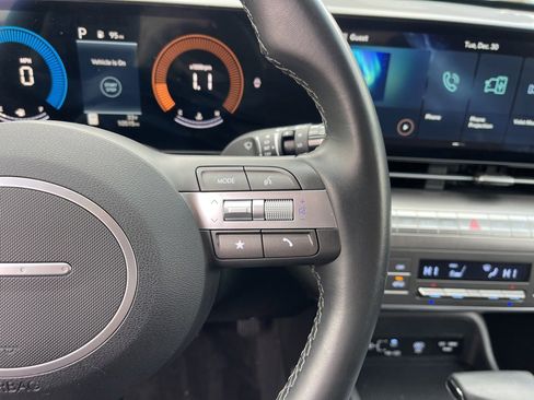 Certified 2025 Hyundai Kona SEL image 17