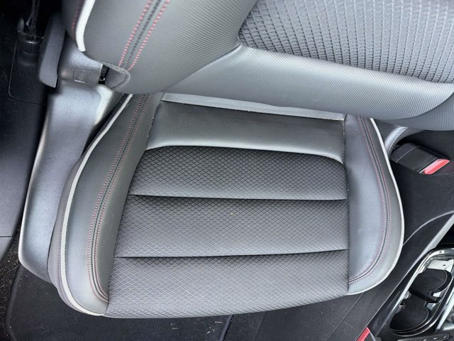 Used 2022 Chevrolet TrailBlazer RS w/ Technology Package FWD image 17