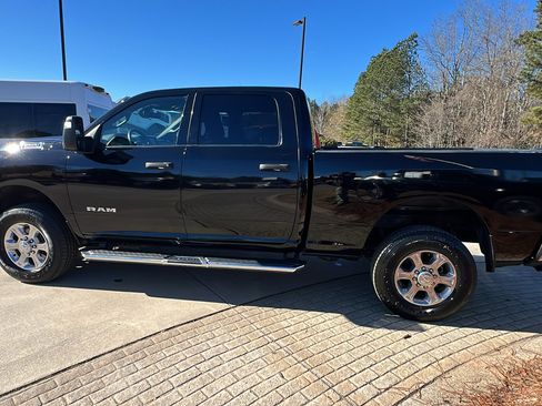 Used 2024 RAM 2500 Big Horn w/ Bed Utility Group image 11