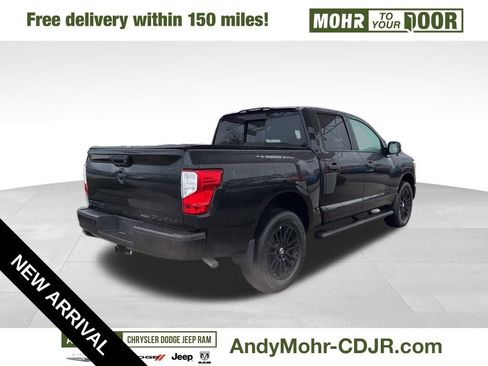 Used 2019 Nissan Titan SL w/ Midnight Edition image 7