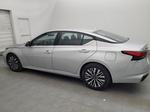 Used 2023 Nissan Altima 2.5 SV image 3