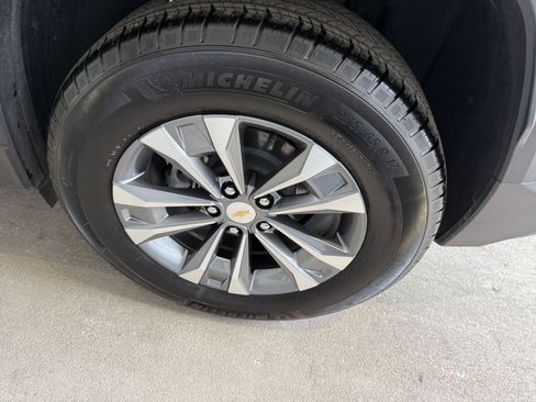 Used 2025 Chevrolet Equinox LT image 30