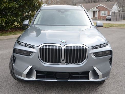Used 2025 BMW X7 xDrive40i AWD/4WD image 9