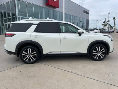 Certified 2023 Nissan Pathfinder Platinum w/ Cargo Package AWD/4WD image 2