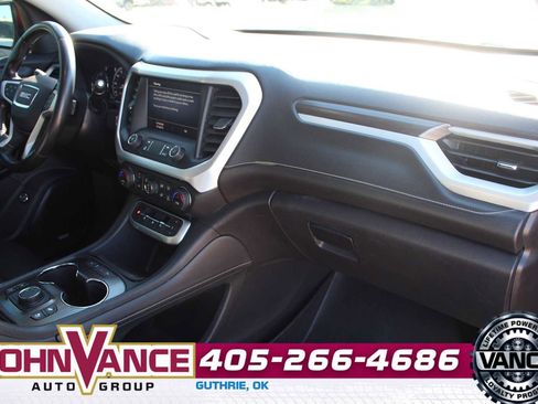 Used 2020 GMC Acadia SLT w/ Driver Alert Package II image 16