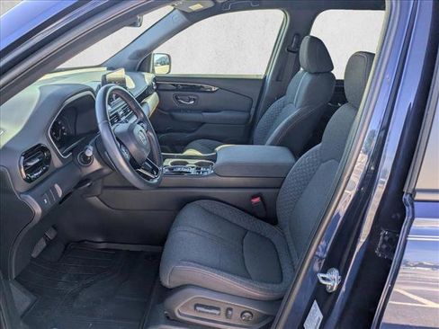 Used 2023 Honda Pilot Sport image 14