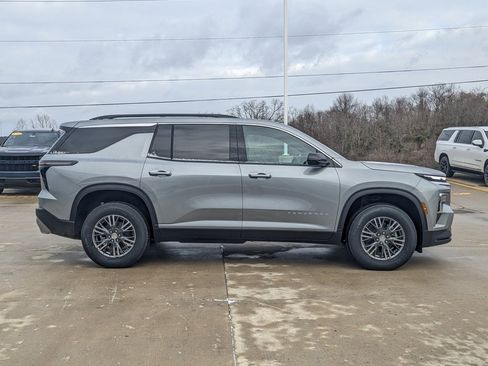New 2026 Chevrolet Traverse LT w/ LPO, Floor Liner Package image 6