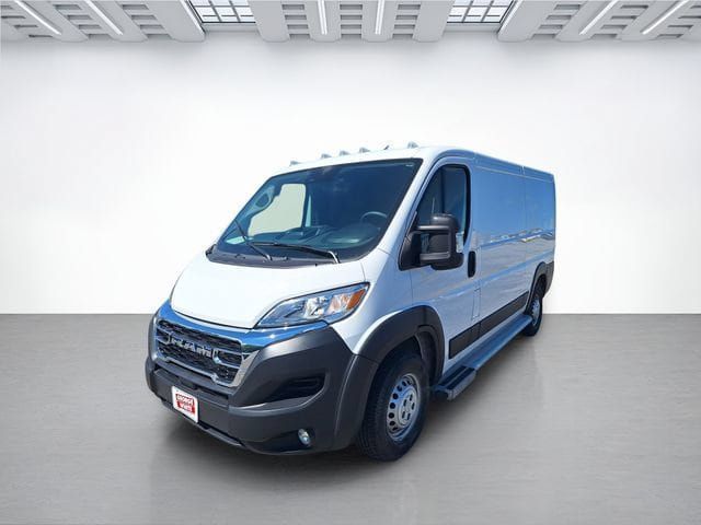 Used 2025 RAM ProMaster 2500 w/ U-Haul Equipment Group FWD image 8